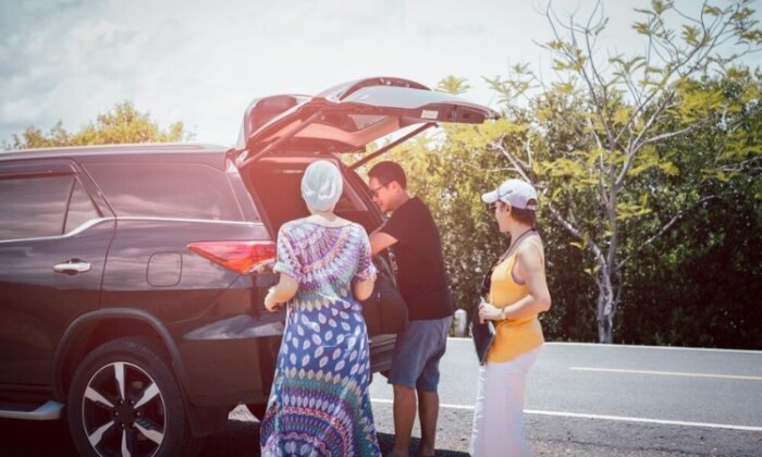 car with driver bali